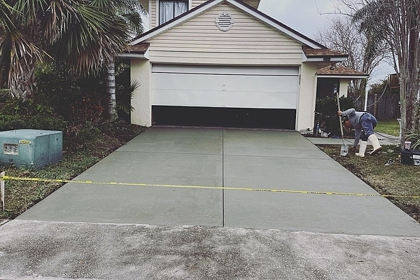 How to Prevent Tree Roots from Damaging Your Concrete in Orlando