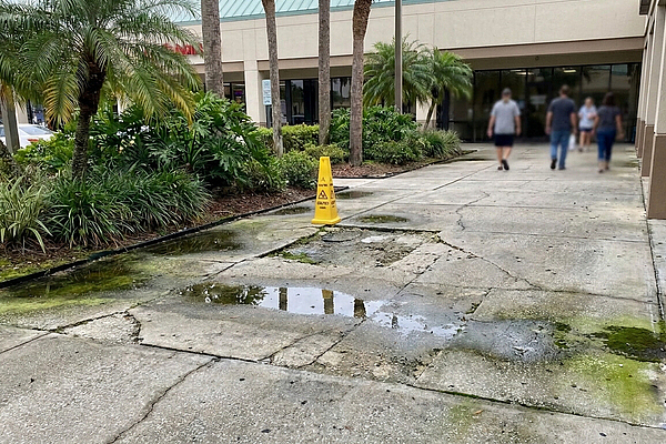 Are Your Orlando Walkways Still Safe for Guests & Customers?