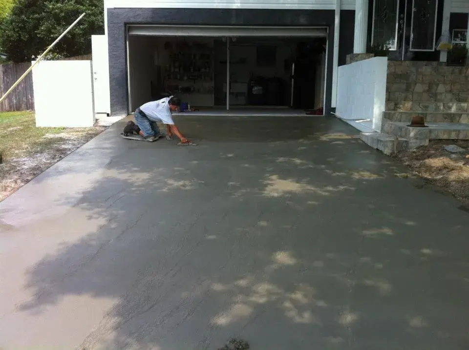 pouring-driveway-1-1200h1