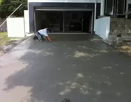 pouring-driveway-1-1200h1