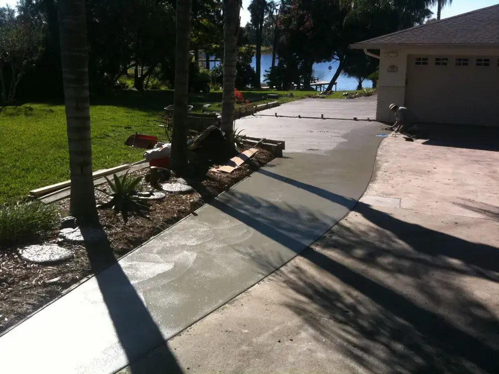 pouring-driveway-1000w1