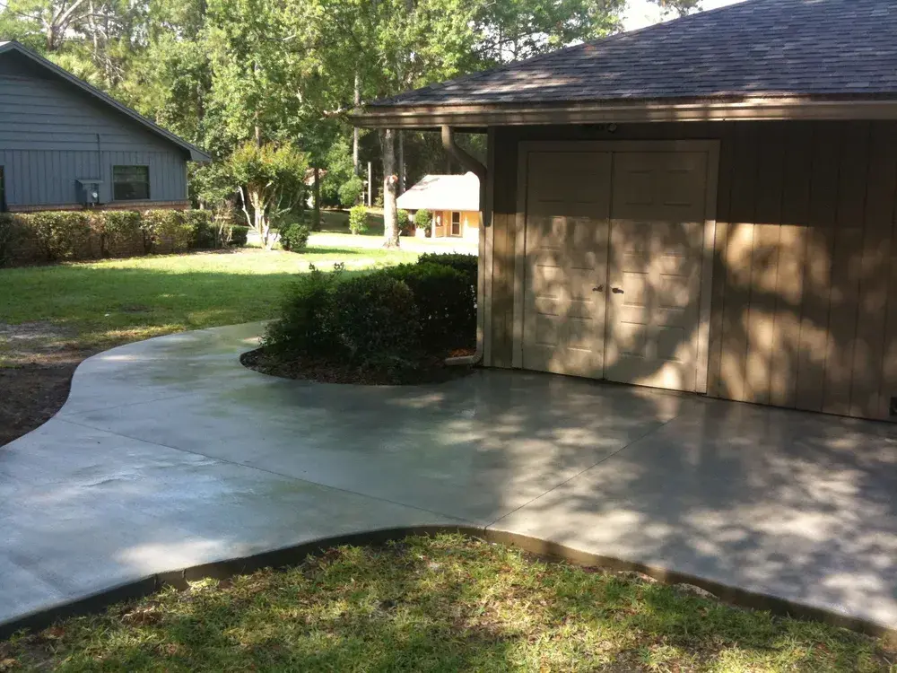sidewalk-patio-1000w1